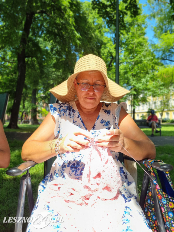 Światowy Dzień Dziergania w Miejscach Publicznych w Lesznie