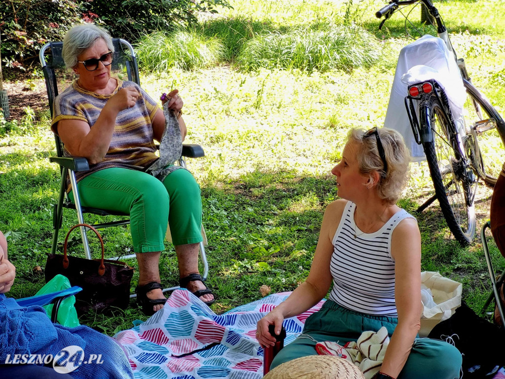 Światowy Dzień Dziergania w Miejscach Publicznych w Lesznie