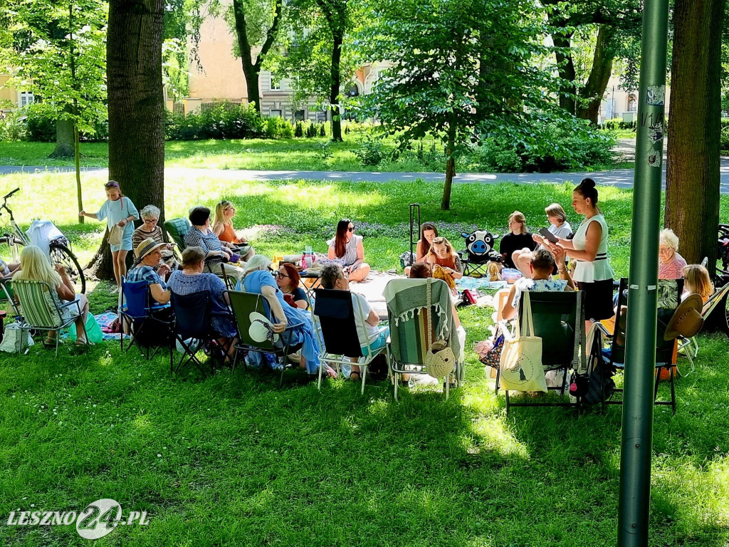 Światowy Dzień Dziergania w Miejscach Publicznych w Lesznie