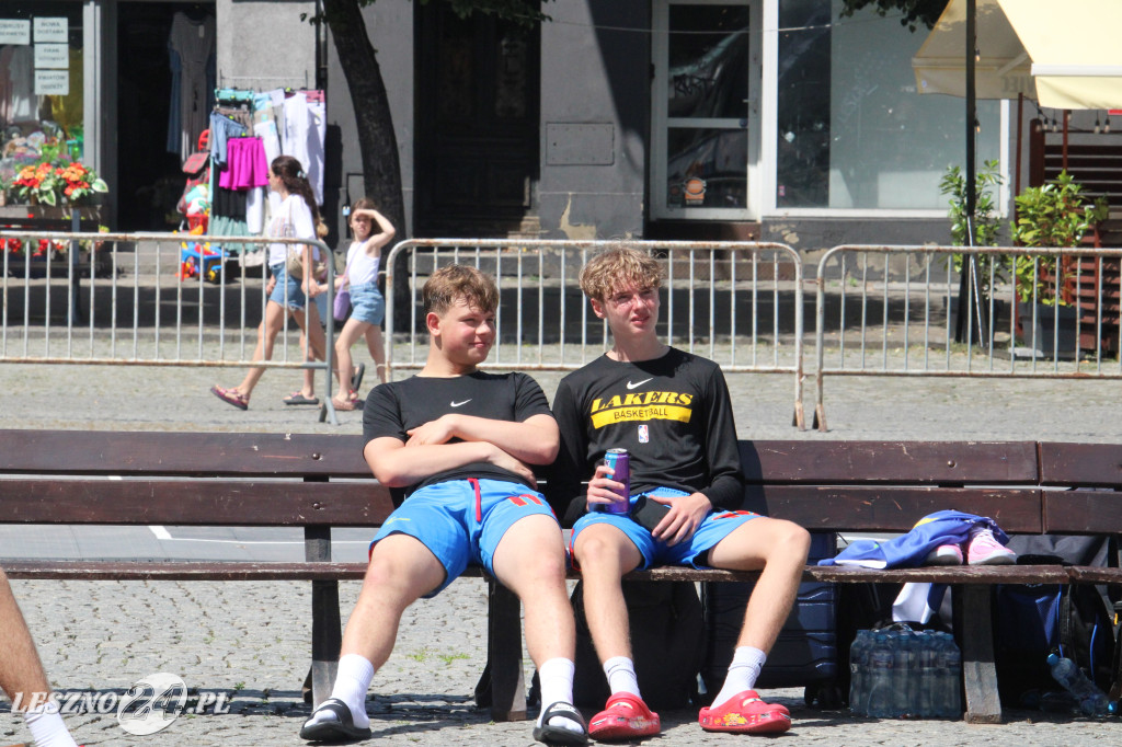 Koszykówka 3x3 na Rynku w Lesznie
