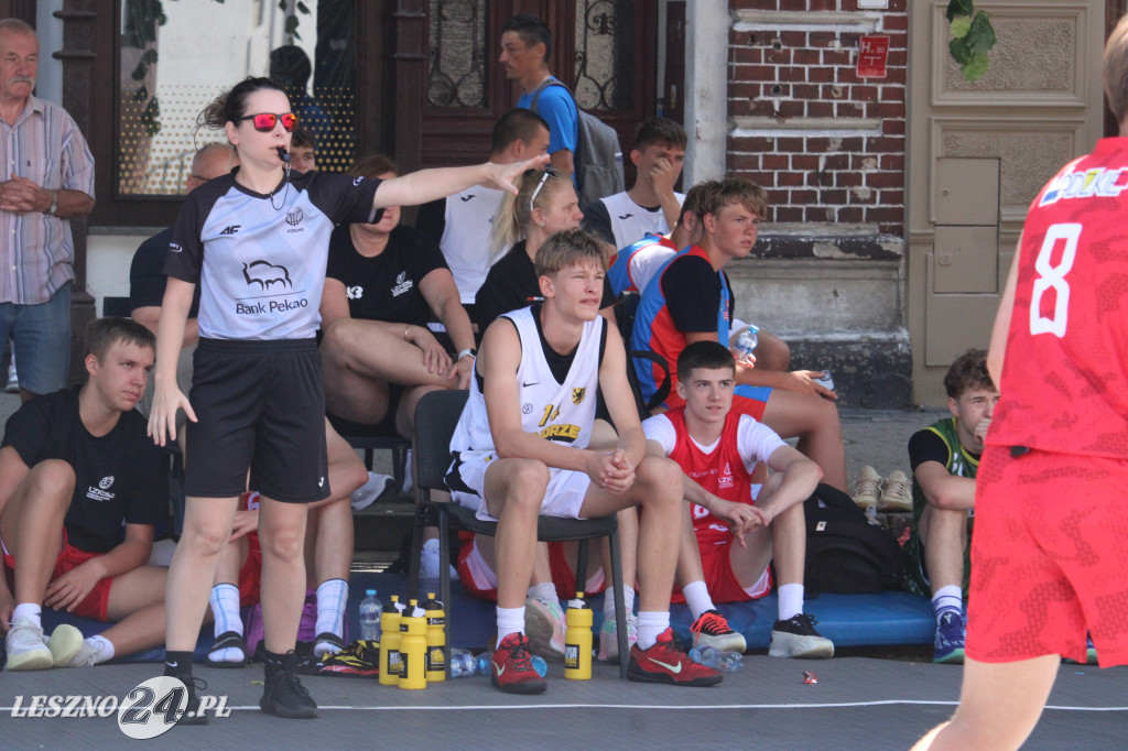Koszykówka 3x3 na Rynku w Lesznie