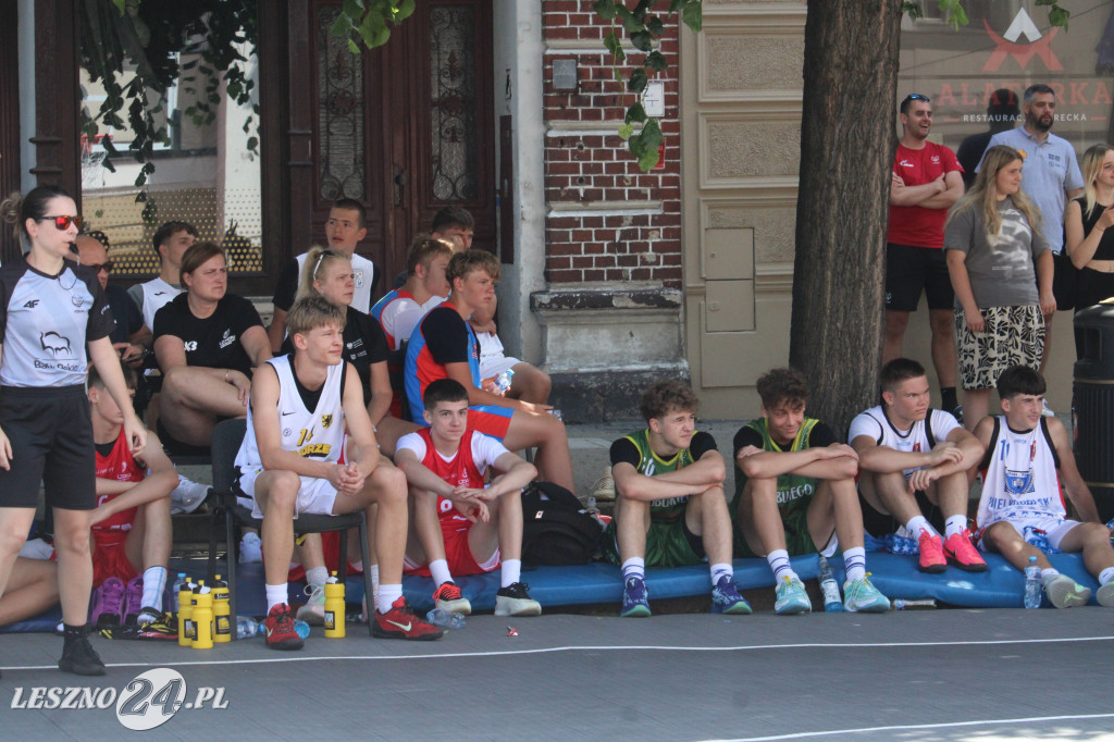 Koszykówka 3x3 na Rynku w Lesznie