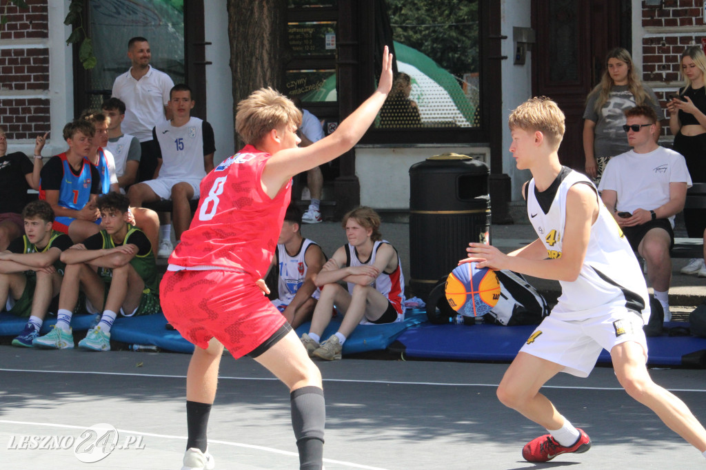 Koszykówka 3x3 na Rynku w Lesznie