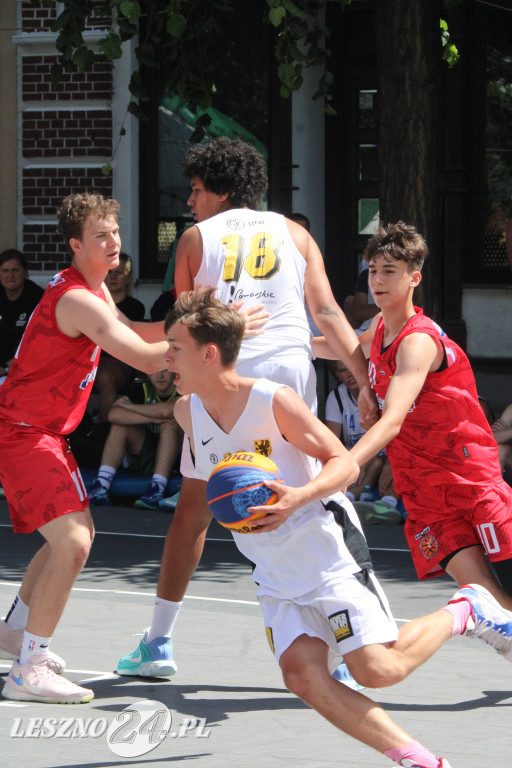 Koszykówka 3x3 na Rynku w Lesznie
