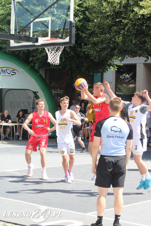 Koszykówka 3x3 na Rynku w Lesznie