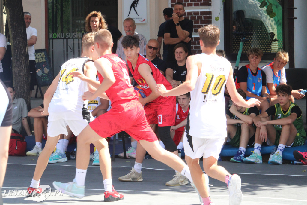 Koszykówka 3x3 na Rynku w Lesznie
