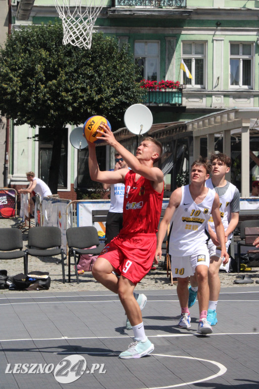 Koszykówka 3x3 na Rynku w Lesznie