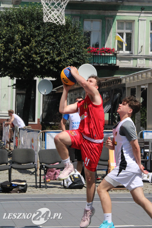 Koszykówka 3x3 na Rynku w Lesznie