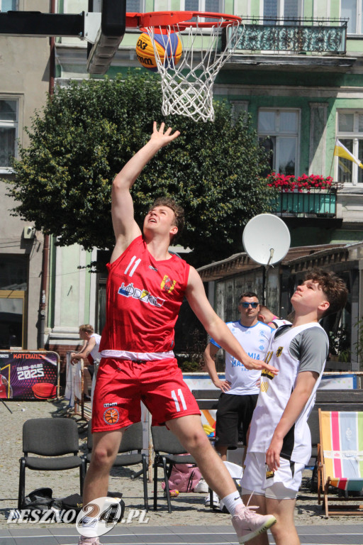 Koszykówka 3x3 na Rynku w Lesznie
