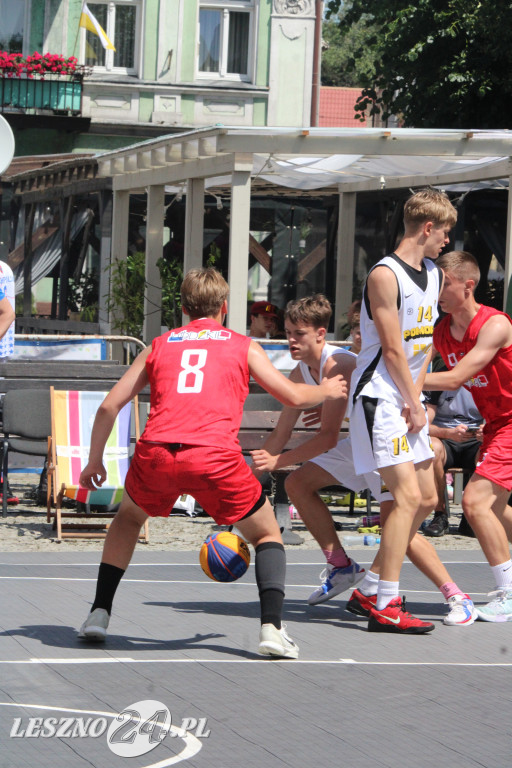 Koszykówka 3x3 na Rynku w Lesznie