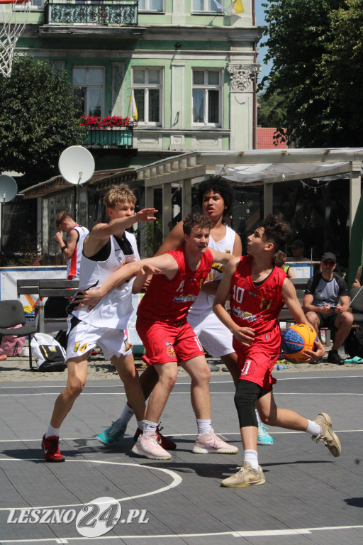 Koszykówka 3x3 na Rynku w Lesznie