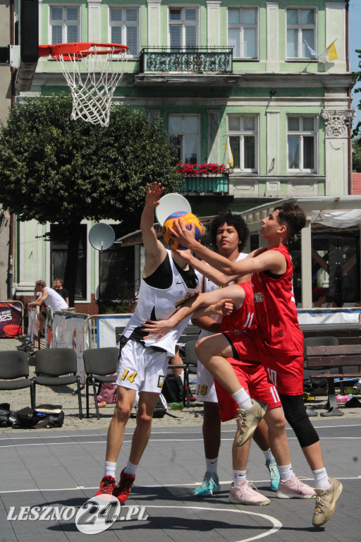 Koszykówka 3x3 na Rynku w Lesznie