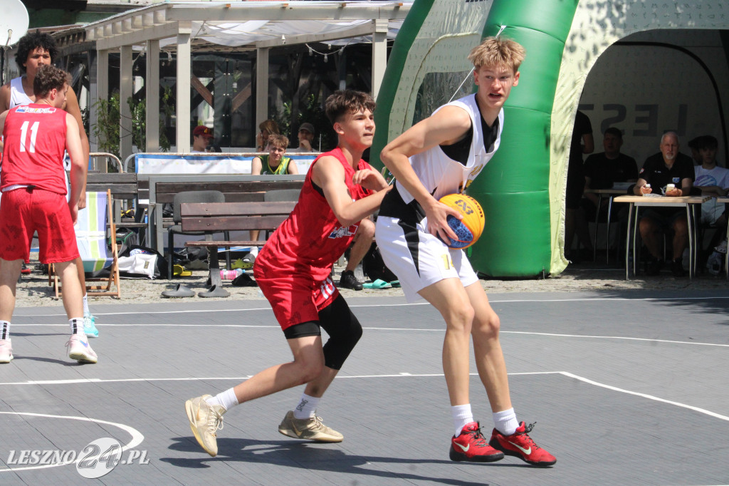 Koszykówka 3x3 na Rynku w Lesznie