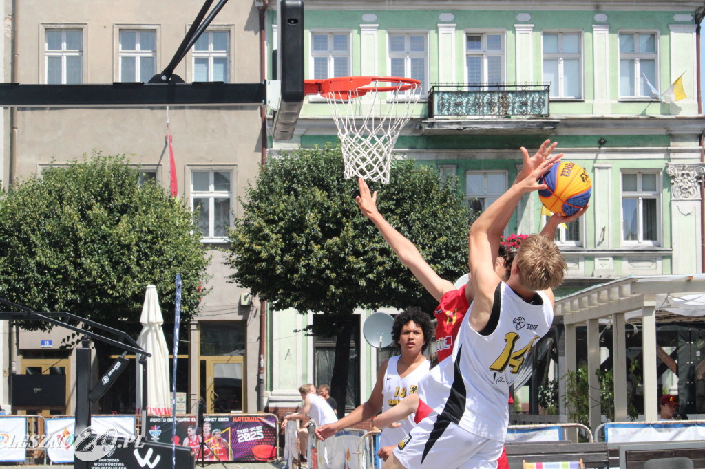 Koszykówka 3x3 na Rynku w Lesznie