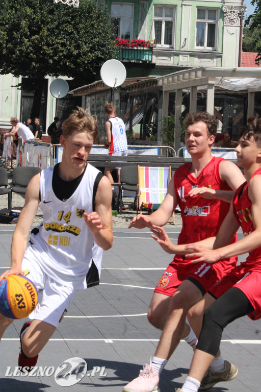 Koszykówka 3x3 na Rynku w Lesznie