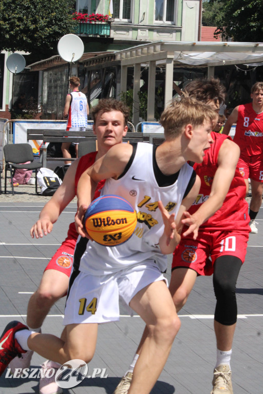 Koszykówka 3x3 na Rynku w Lesznie
