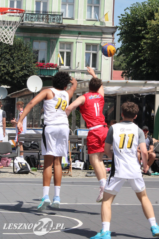 Koszykówka 3x3 na Rynku w Lesznie