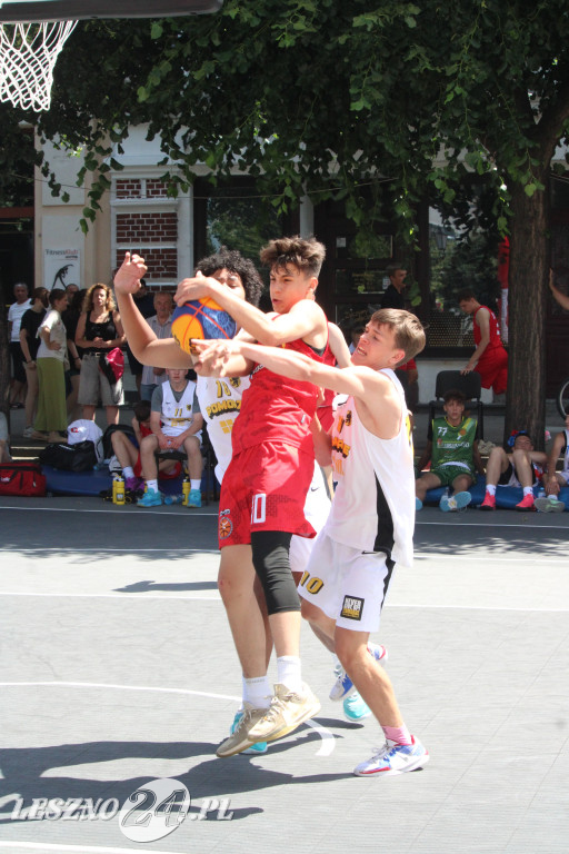 Koszykówka 3x3 na Rynku w Lesznie