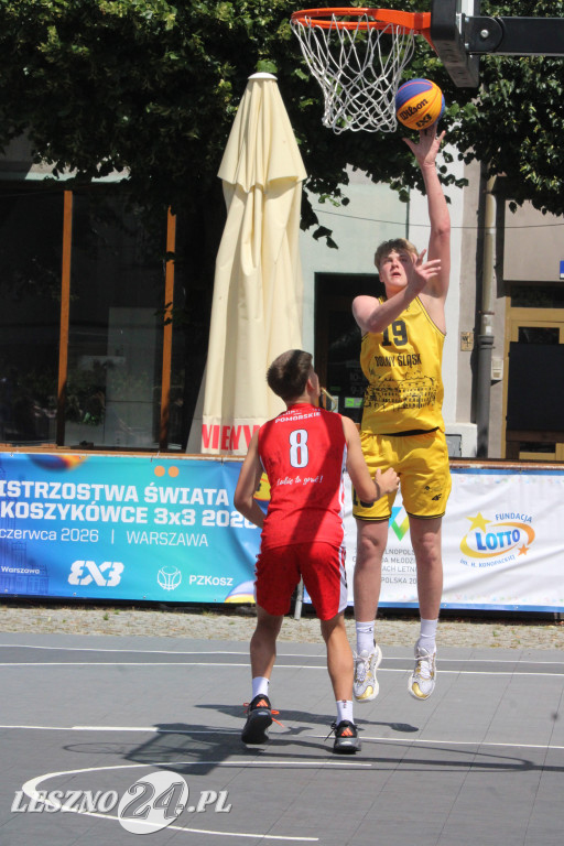 Koszykówka 3x3 na Rynku w Lesznie