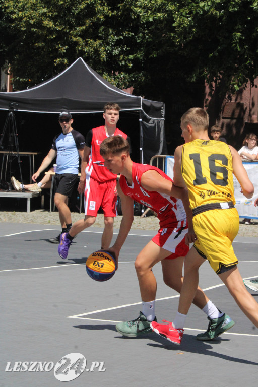 Koszykówka 3x3 na Rynku w Lesznie