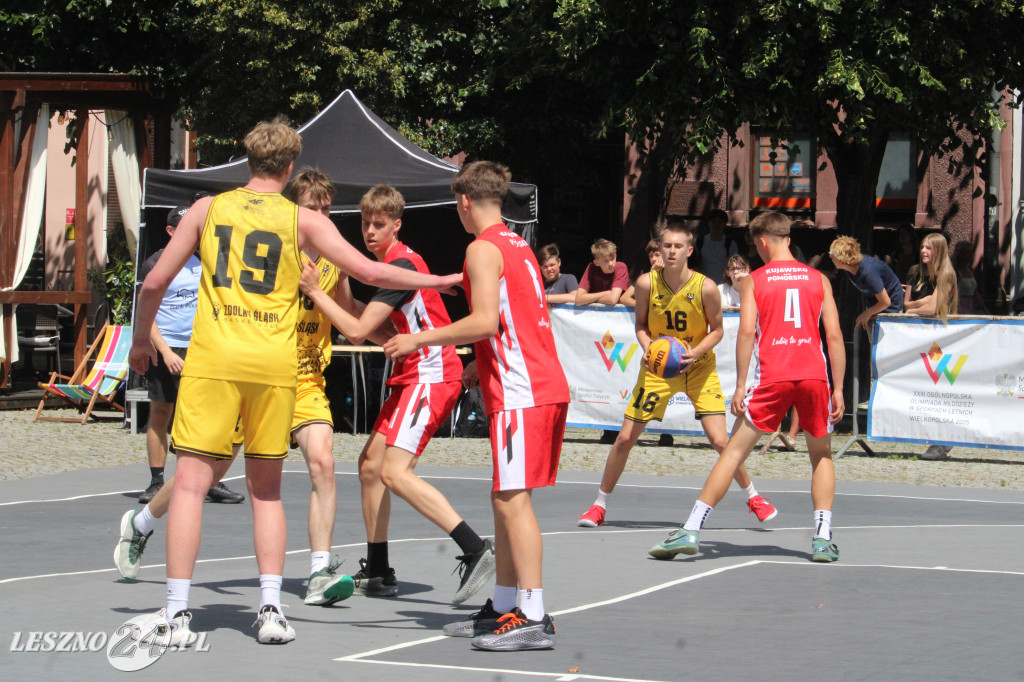 Koszykówka 3x3 na Rynku w Lesznie