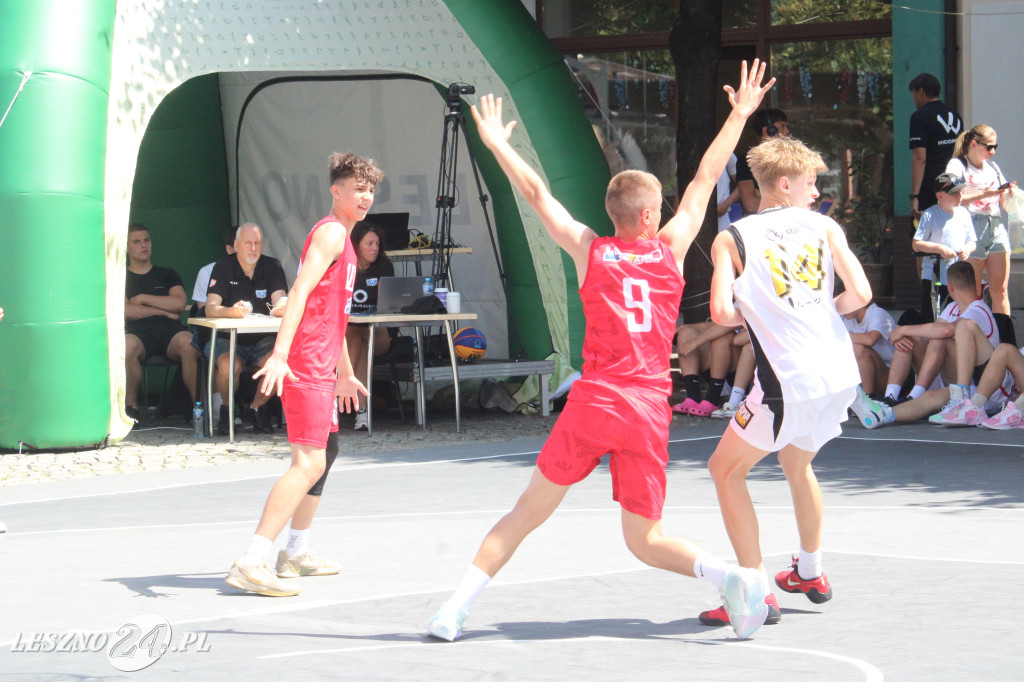 Koszykówka 3x3 na Rynku w Lesznie