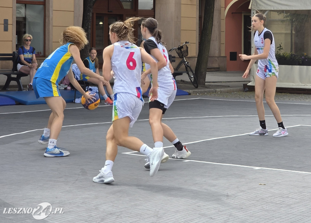 Koszykówka 3x3 na Rynku w Lesznie