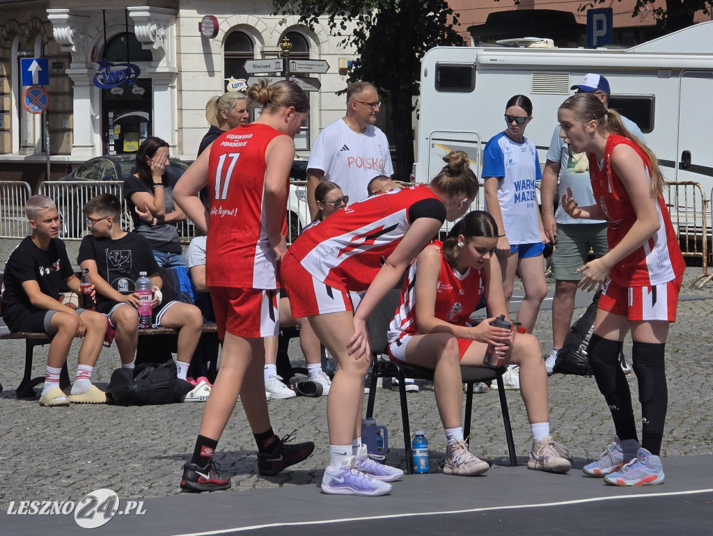 Koszykówka 3x3 na Rynku w Lesznie
