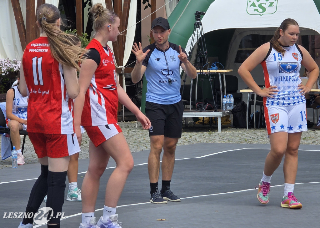 Koszykówka 3x3 na Rynku w Lesznie