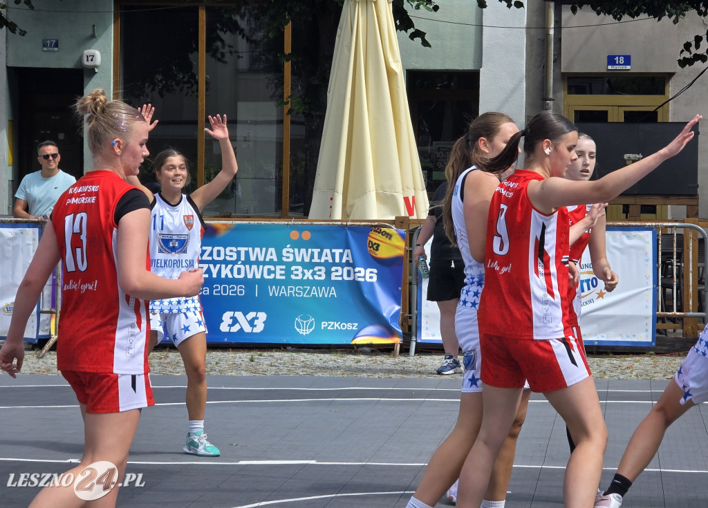 Koszykówka 3x3 na Rynku w Lesznie