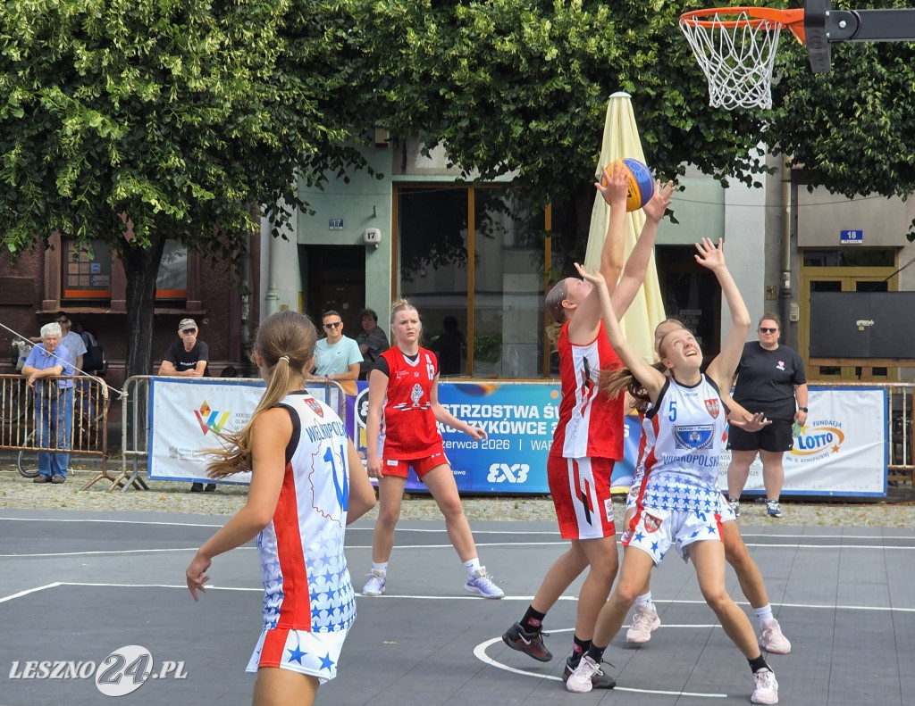 Koszykówka 3x3 na Rynku w Lesznie