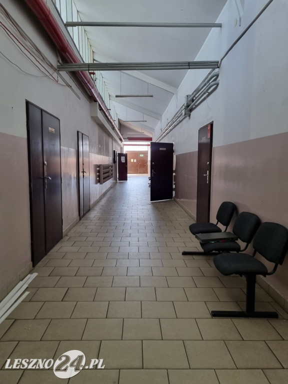 Puste pomieszczenia warsztatów ZST w Lesznie