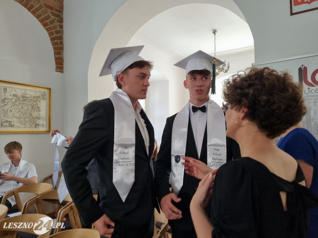 Uczniowie I LO absolwentami amerykańskiego liceum