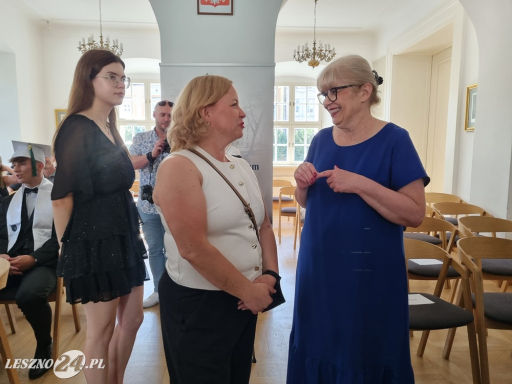 Uczniowie I LO absolwentami amerykańskiego liceum