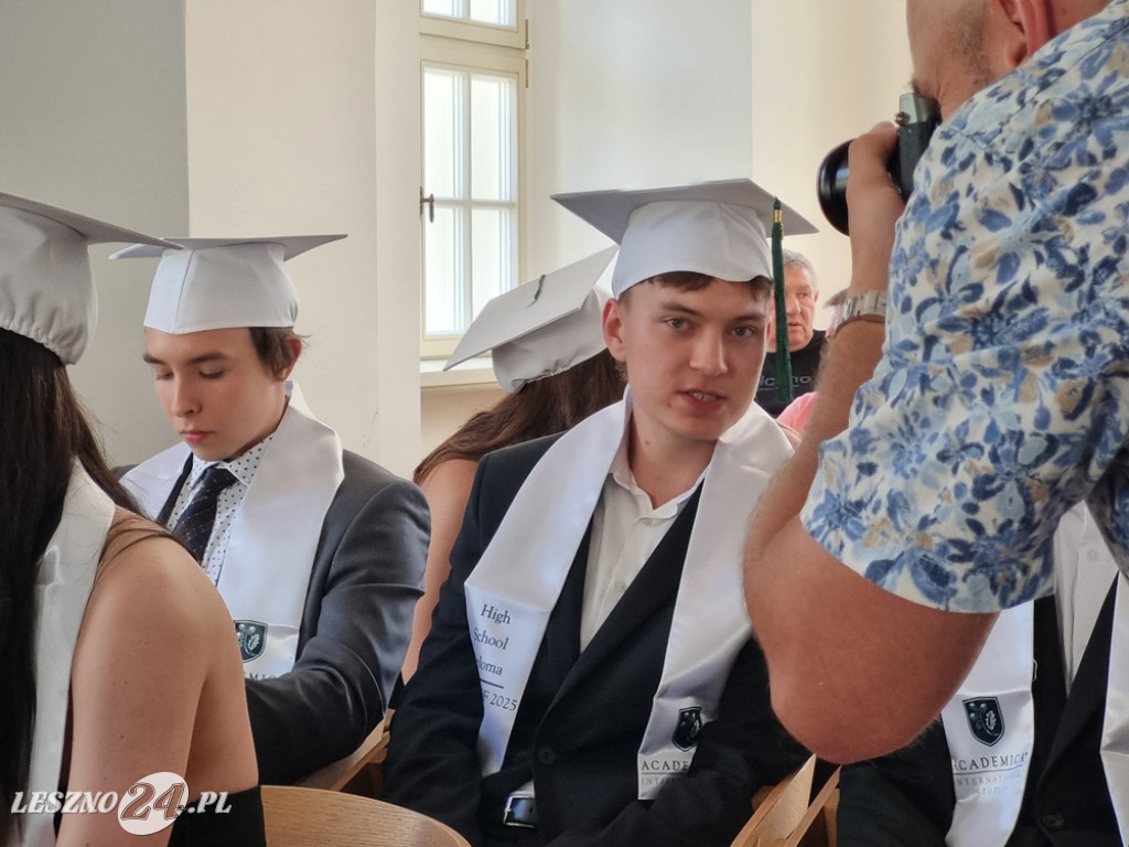 Uczniowie I LO absolwentami amerykańskiego liceum
