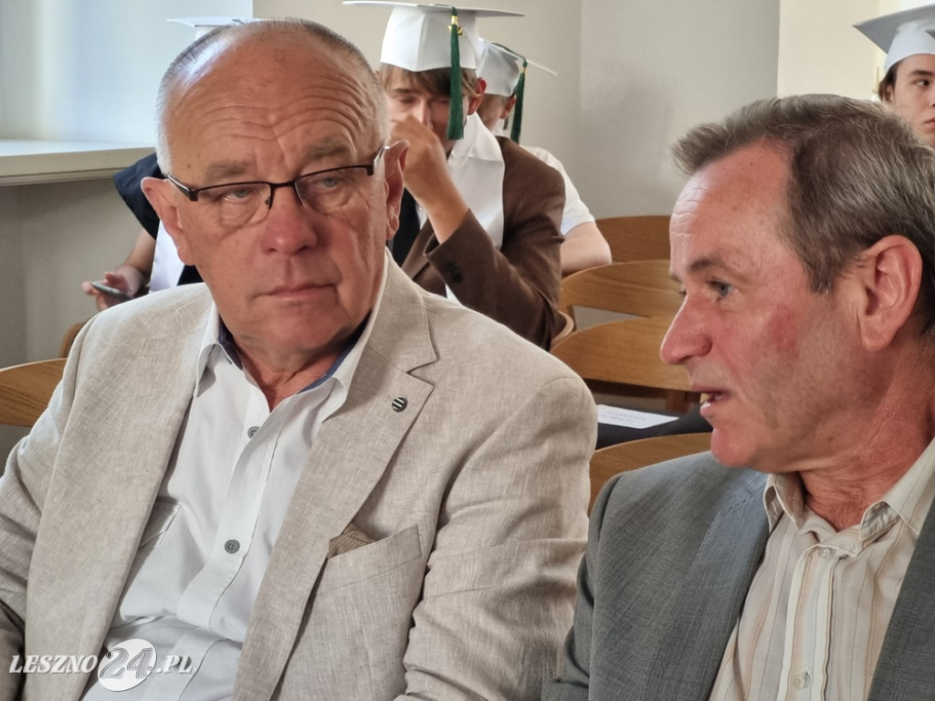 Uczniowie I LO absolwentami amerykańskiego liceum