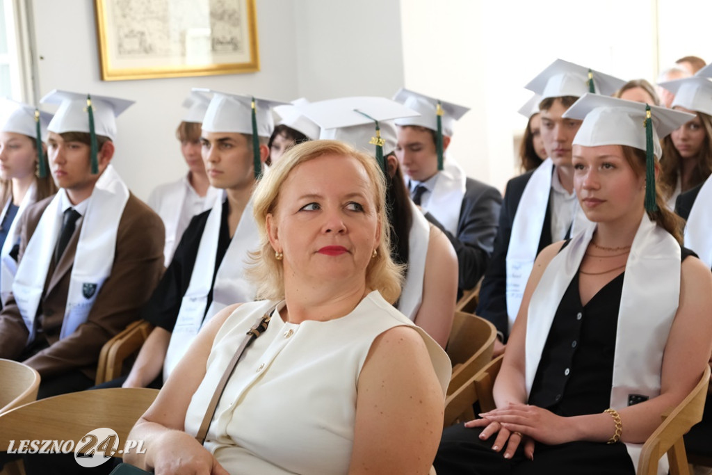 Uczniowie I LO absolwentami amerykańskiego liceum