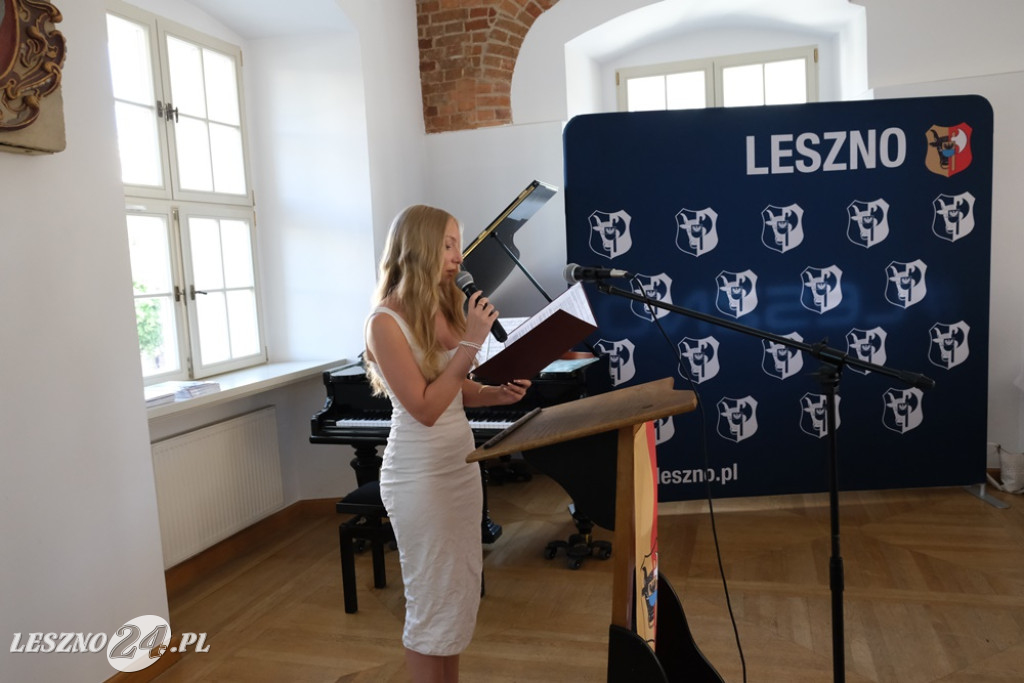 Uczniowie I LO absolwentami amerykańskiego liceum