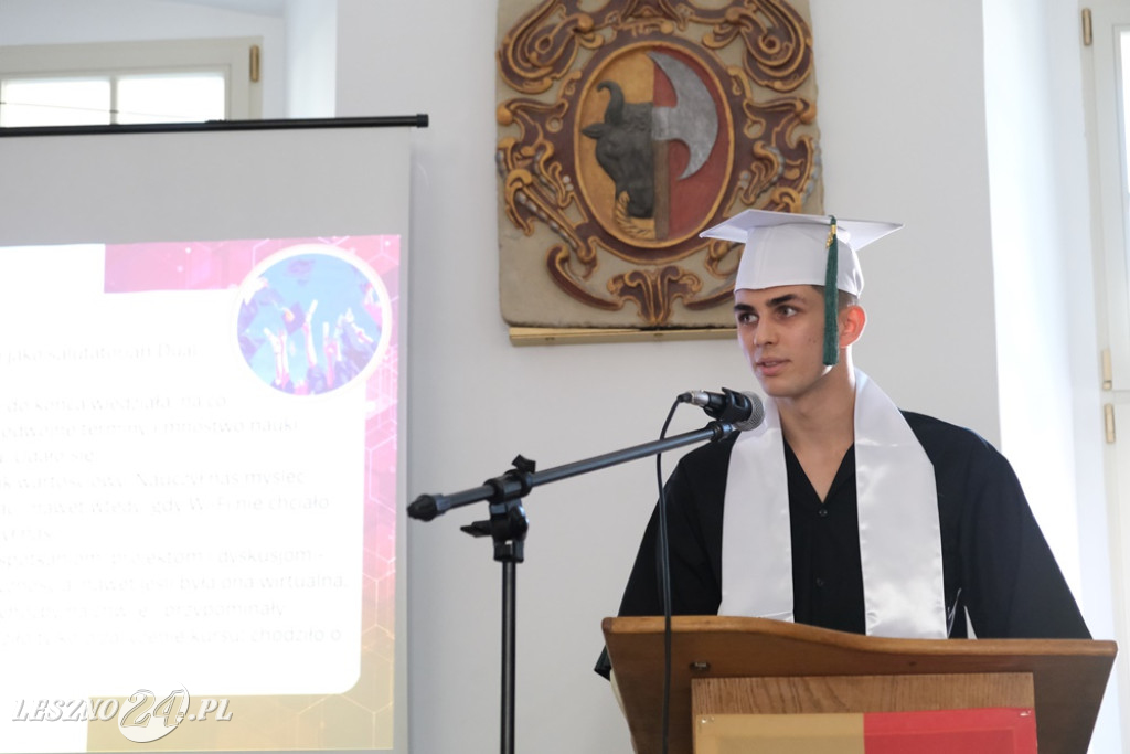 Uczniowie I LO absolwentami amerykańskiego liceum