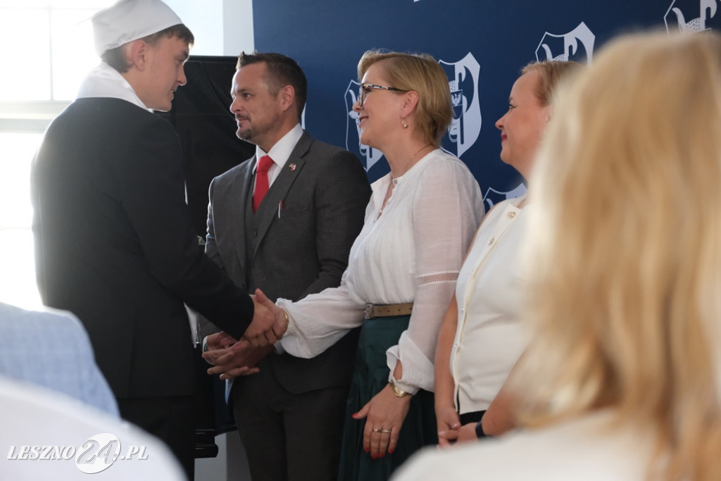 Uczniowie I LO absolwentami amerykańskiego liceum