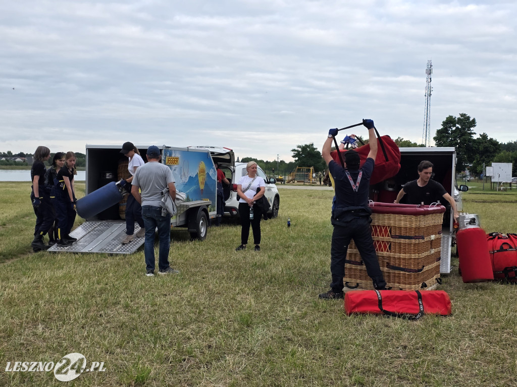 Start balonów znad zalewu w Rydzynie