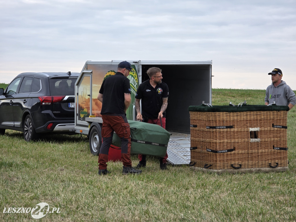 Start balonów znad zalewu w Rydzynie