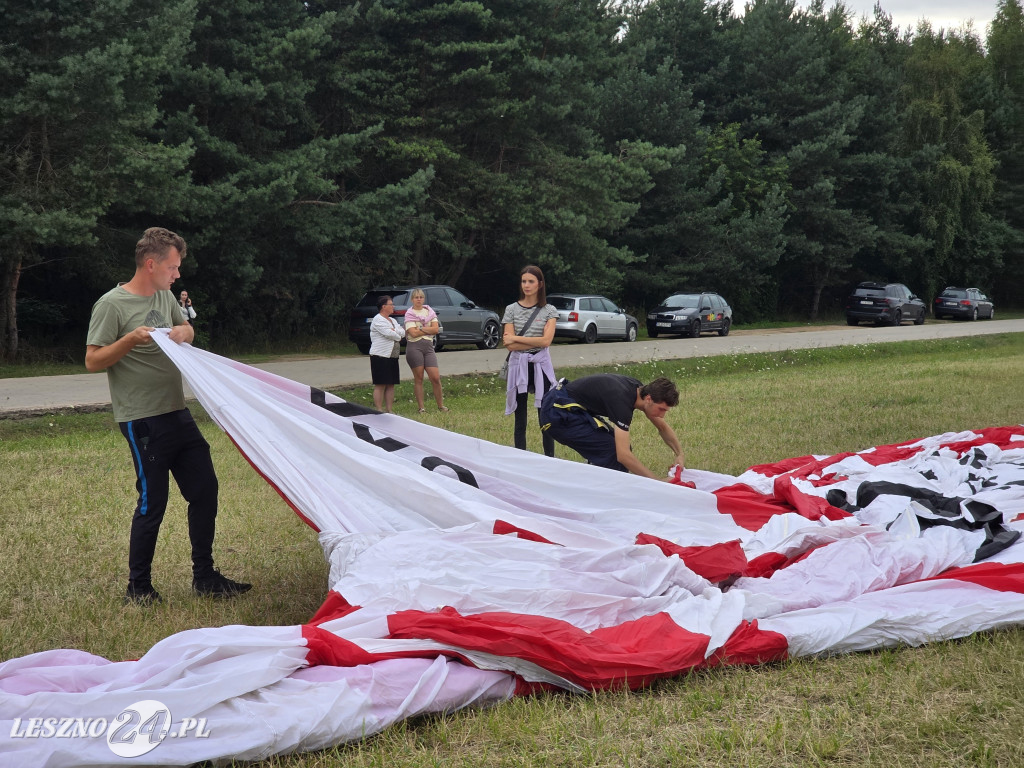 Start balonów znad zalewu w Rydzynie