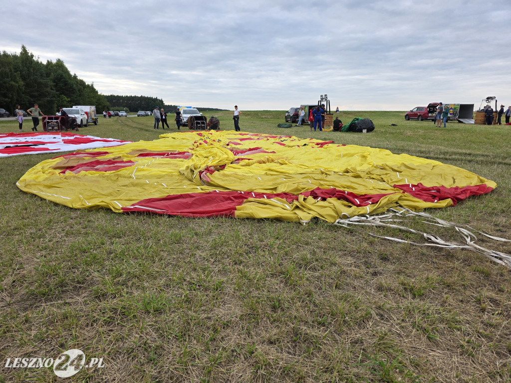 Start balonów znad zalewu w Rydzynie