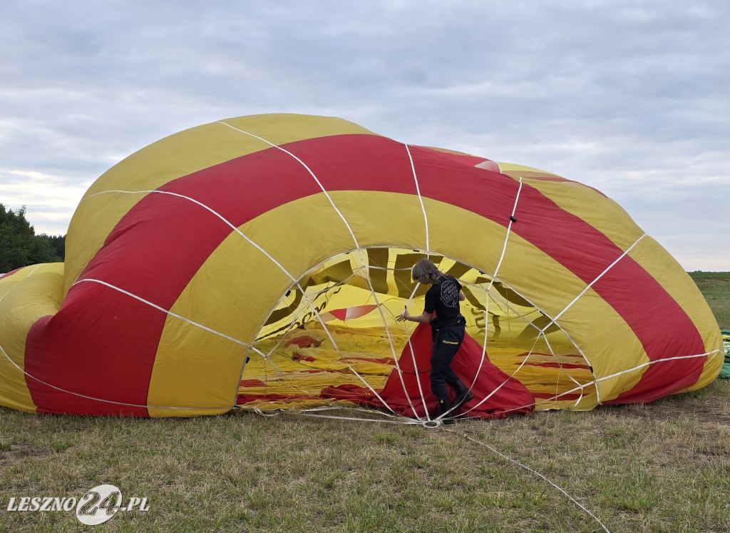 Start balonów znad zalewu w Rydzynie