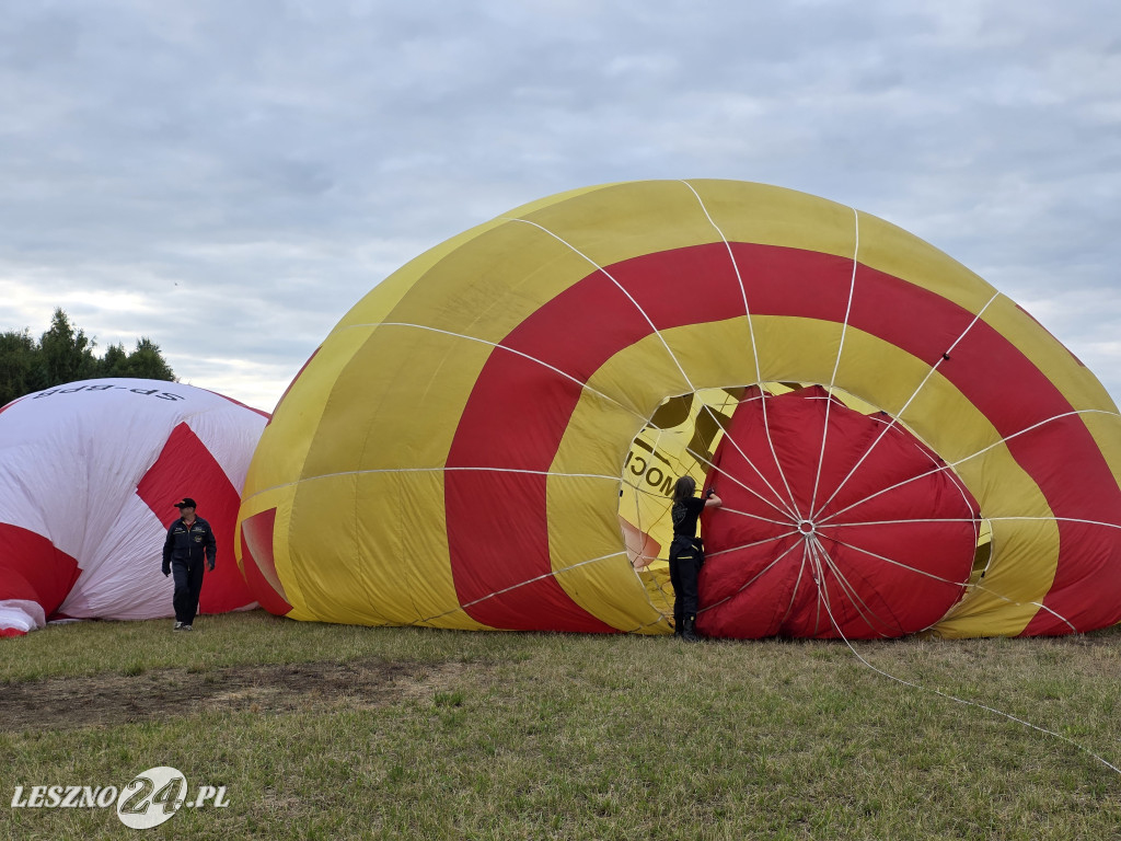 Start balonów znad zalewu w Rydzynie