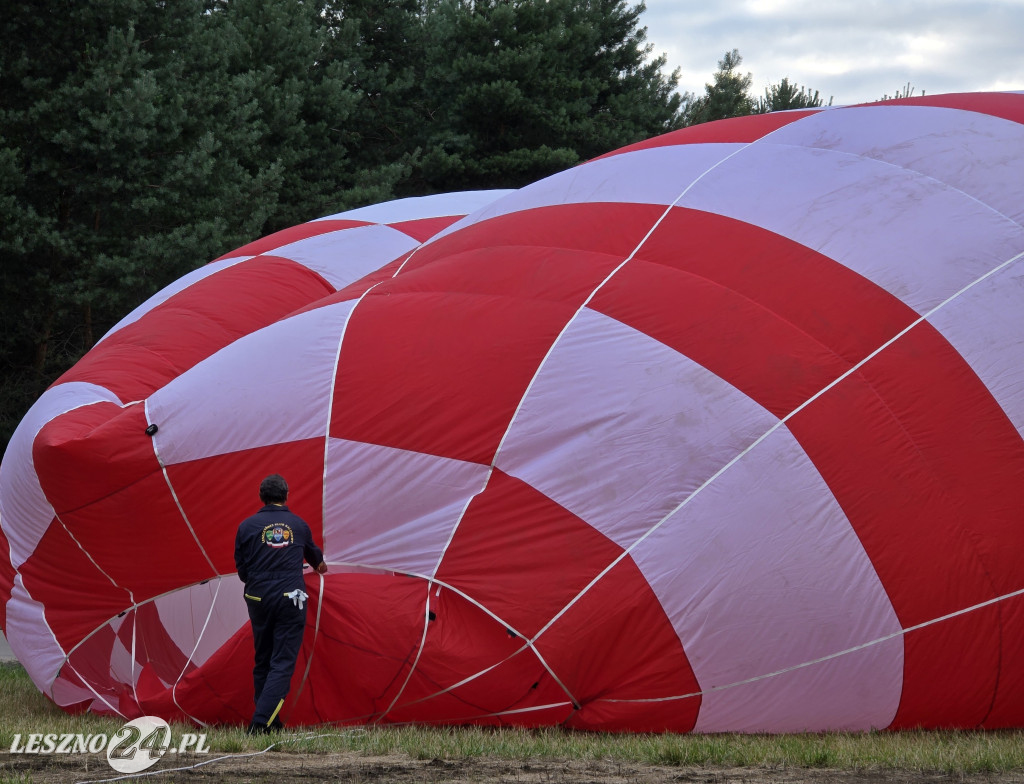 Start balonów znad zalewu w Rydzynie