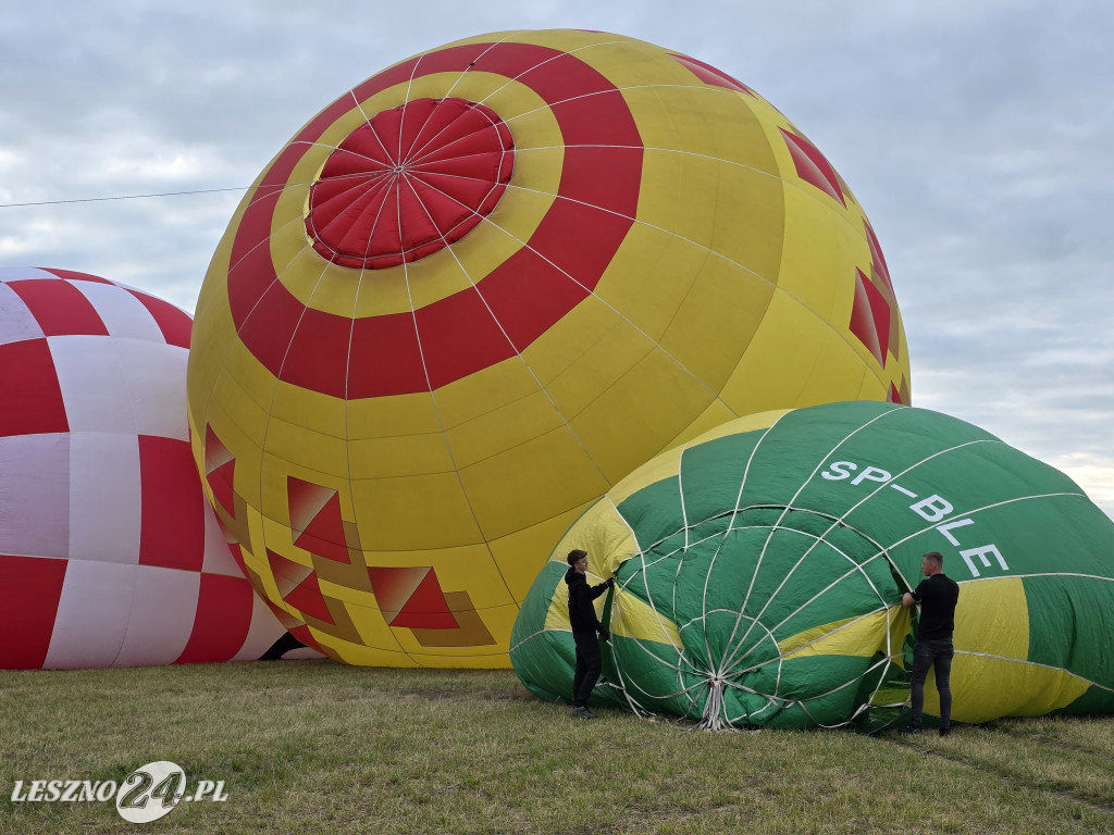 Start balonów znad zalewu w Rydzynie