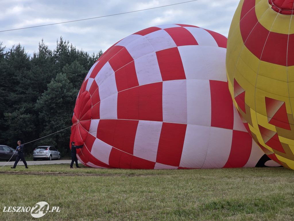 Start balonów znad zalewu w Rydzynie