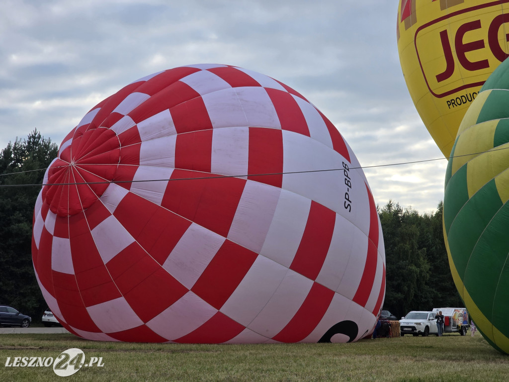 Start balonów znad zalewu w Rydzynie